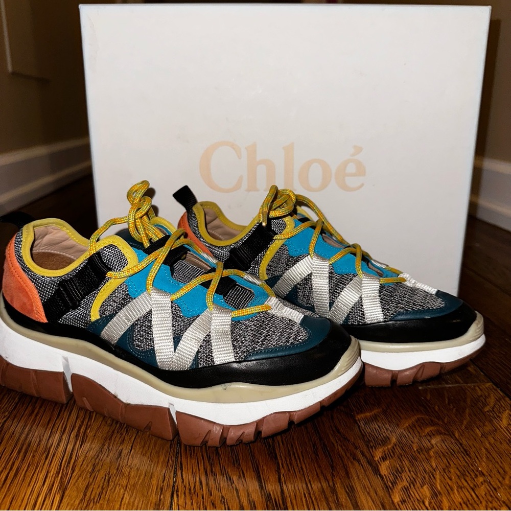 Clean barely worn with box. Size 7.5(38)